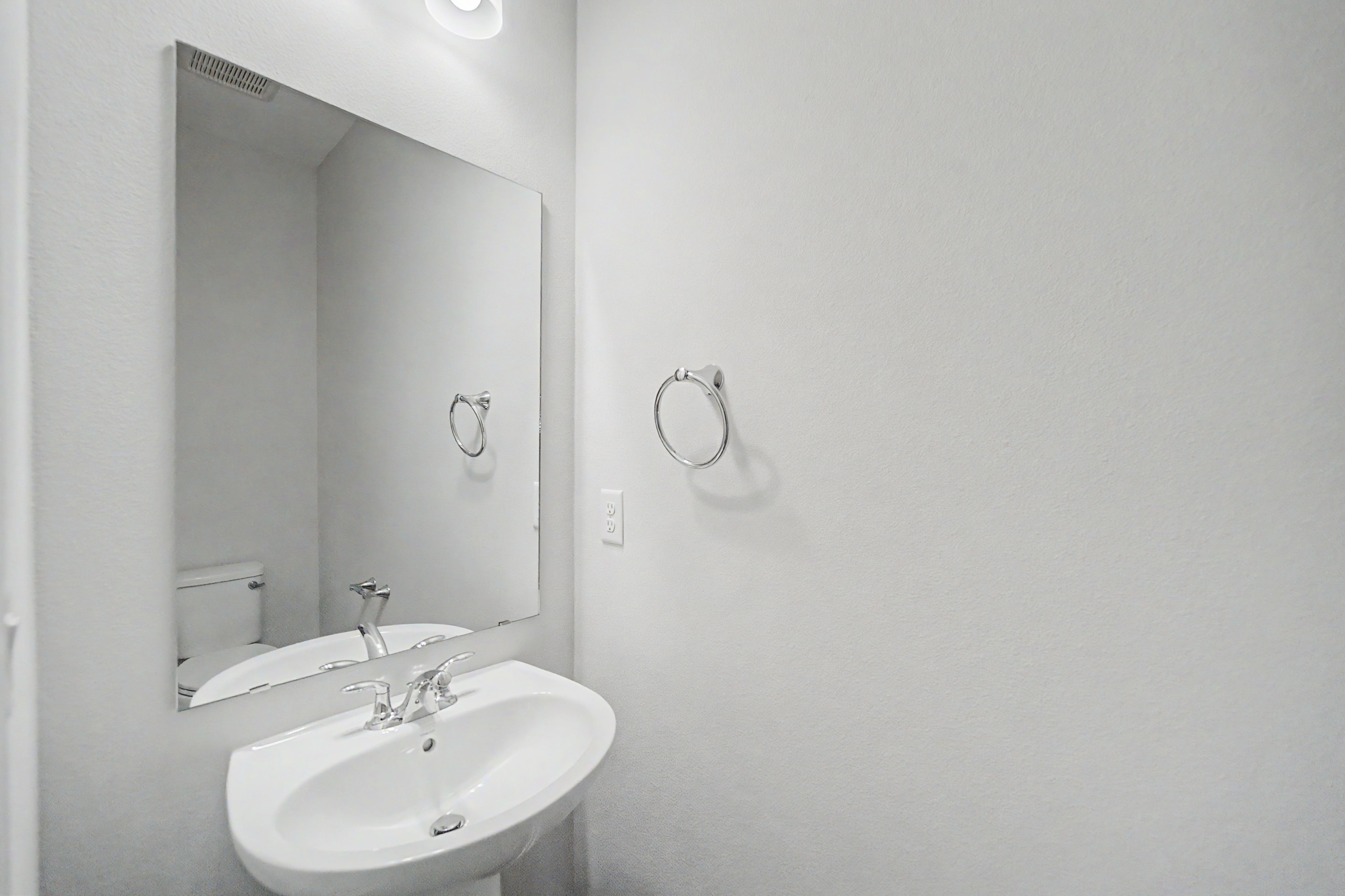 Listing Photo: 